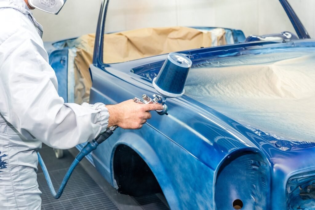 painter, spray, car, oldtimer, spray gun, paint, restoration, repair, auto, automobile, car wallpapers, automotive, vehicle, old, vintage, service, man, worker, repair shop, mercedes